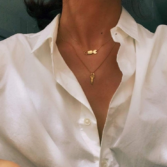 Tiny 18K Gold Lock and Key 🔑 Necklace 🔐 - Picture 6 of 6